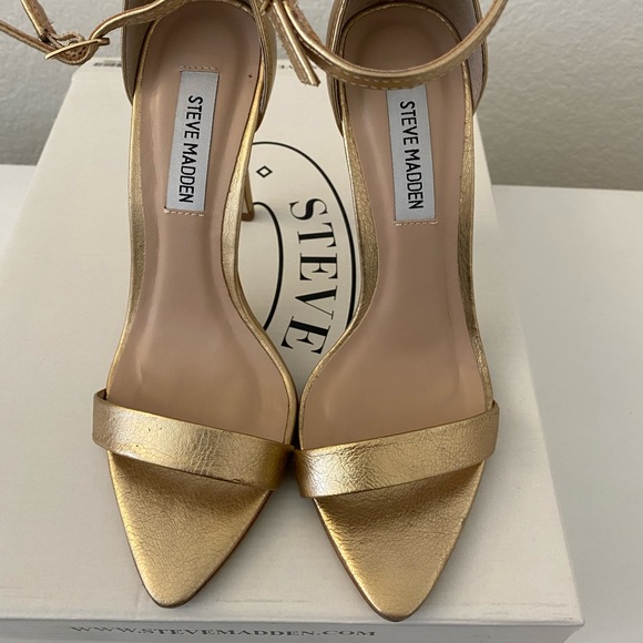 Steve Madden Sane Ankle Strap Sandal - Picture 2 of 4